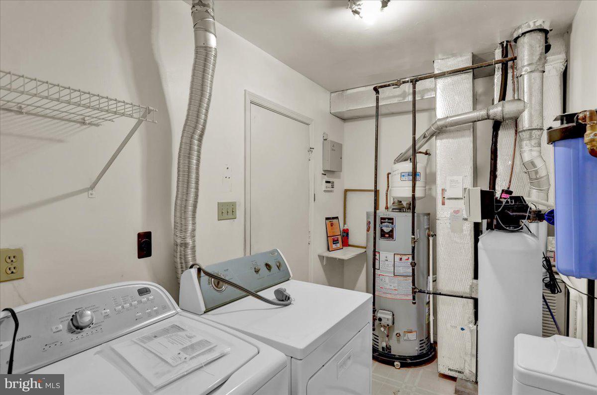 101 Heather Lane Reading, PA 19610 - Photo 35 of 38 a bathroom with a tub sink and toilet