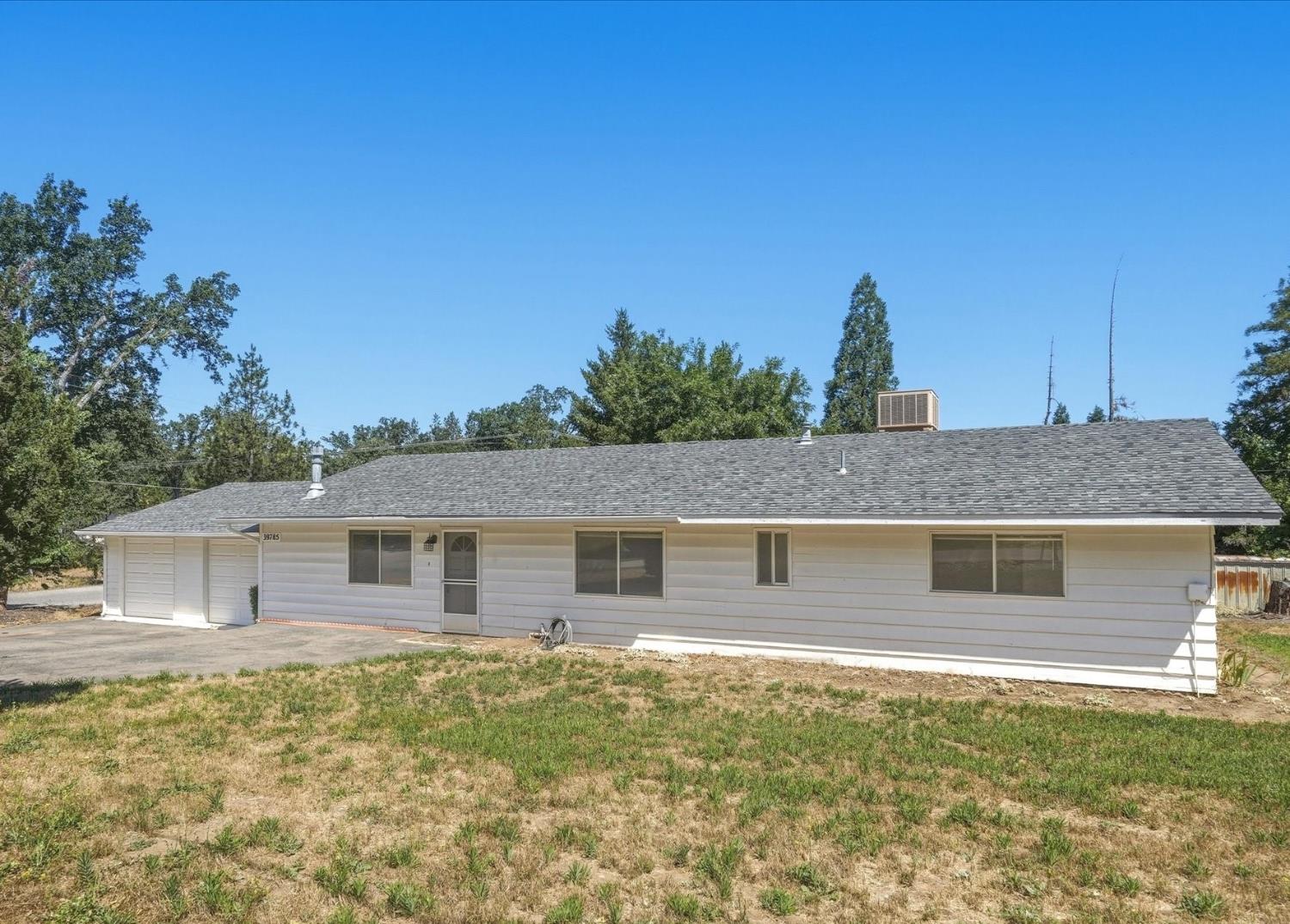 39785 Pine Ridge Road Oakhurst, CA 93644 - Photo 2 of 33
