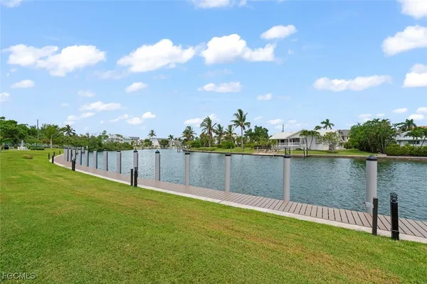 $450,000 | 1250 Tennis Pl Court, Unit B24, Sanibel, FL 33957