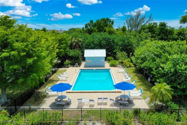 $450,000 | 1250 Tennis Pl Court, Unit B24, Sanibel, FL 33957