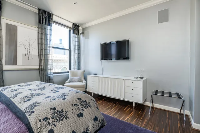 $899,000 | 310 South Michigan Avenue, Unit 1900, Chicago, IL 60604