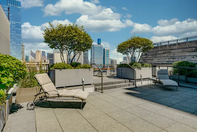 $899,000 | 310 South Michigan Avenue, Unit 1900, Chicago, IL 60604