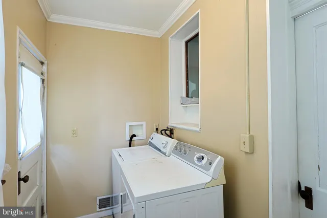 $1,130 | 113 Grand Avenue, Cumberland, MD 21502