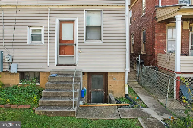 $1,130 | 113 Grand Avenue, Cumberland, MD 21502