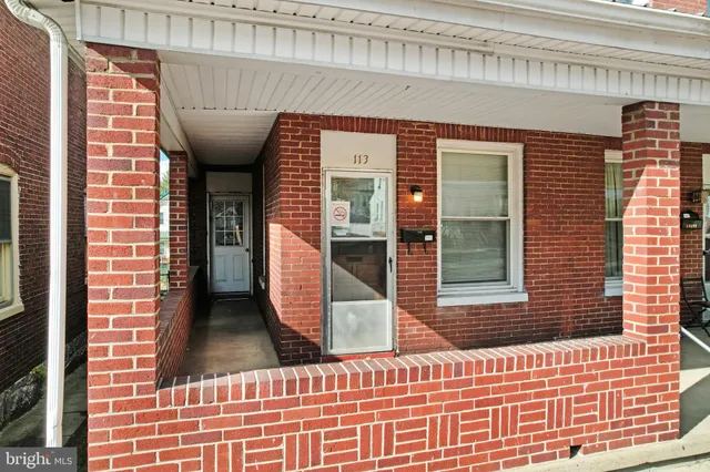 $1,130 | 113 Grand Avenue, Cumberland, MD 21502