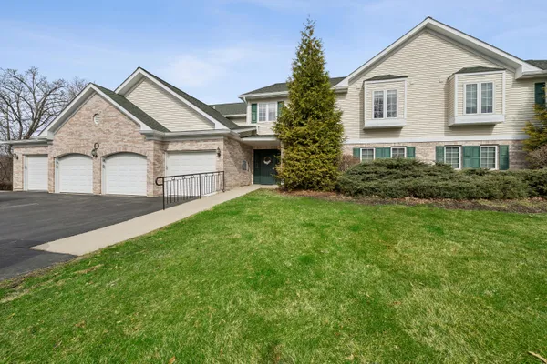 $470,000 | 91 Potawatomi Road, Unit L 111, Williams Bay, WI 53191