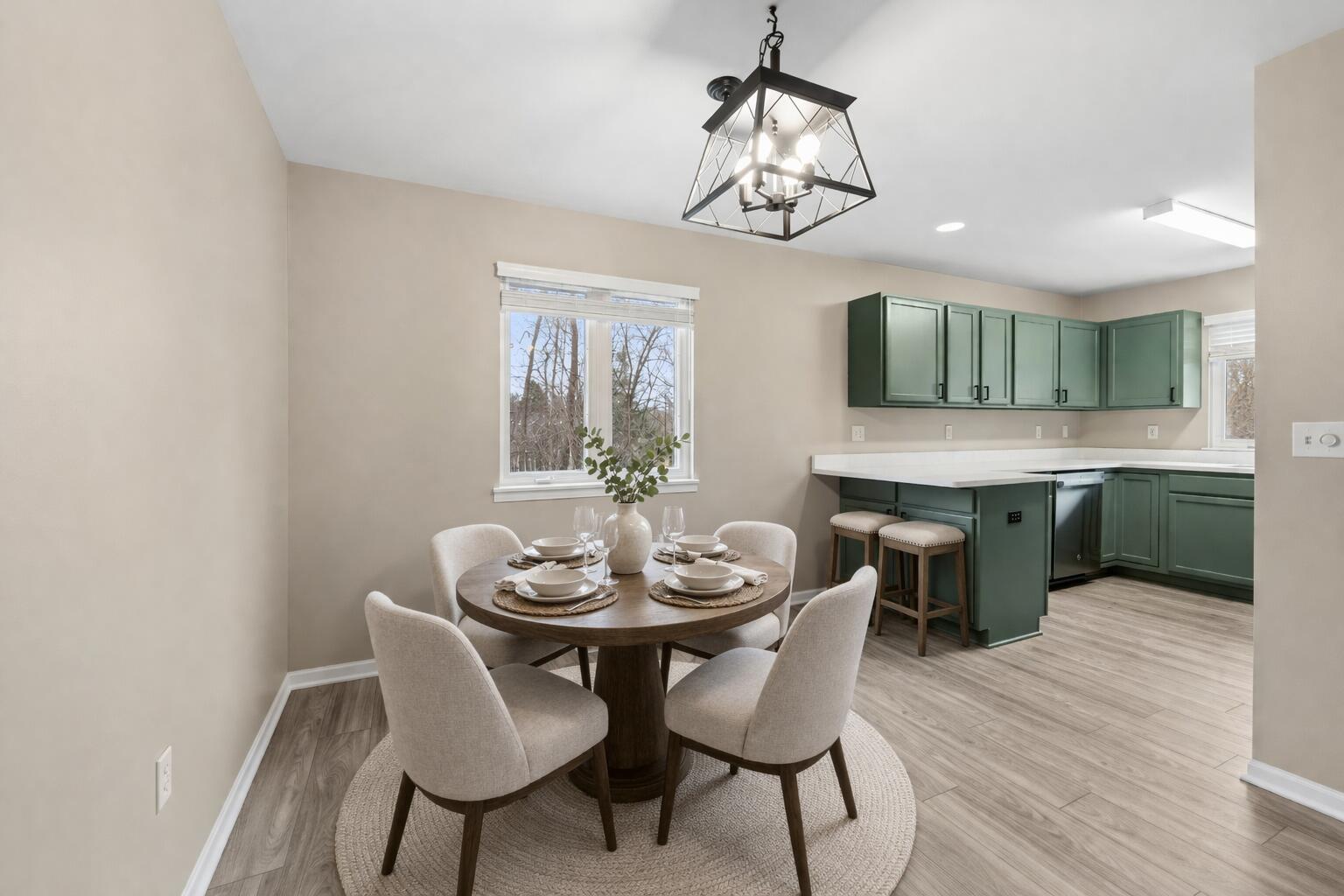 91 Potawatomi Road, Unit L 111 Williams Bay, WI 53191 - Photo 3 of 17 Dining area