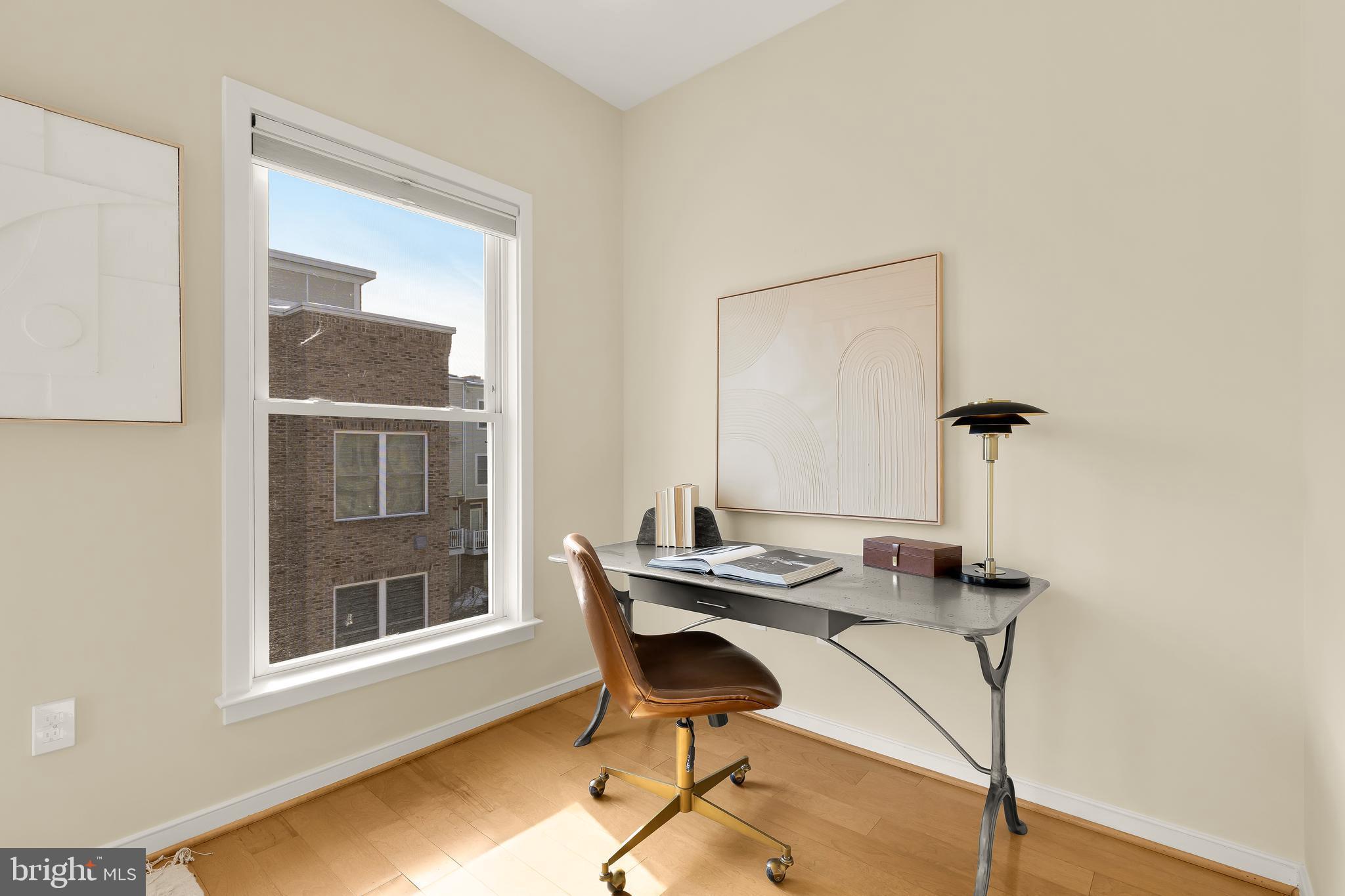 907 3rd Place Southeast Washington, DC 20003 - Photo 20 of 38 Desk nook