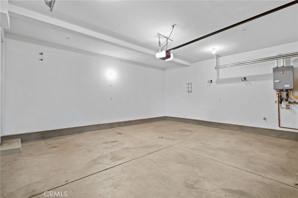 9463 Retreat Place Rancho Cucamonga, CA 91730 - Photo 29 of 37 a view of a big room with carpet