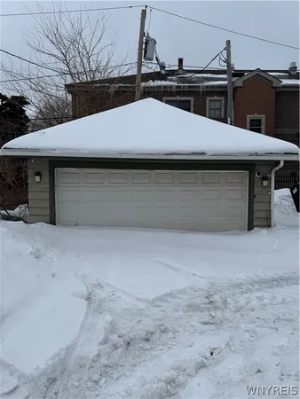 $2,095 | 107 Humboldt Parkway, Unit A, Buffalo, NY 14214