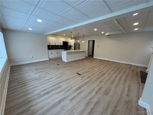 $2,095 | 107 Humboldt Parkway, Unit A, Buffalo, NY 14214