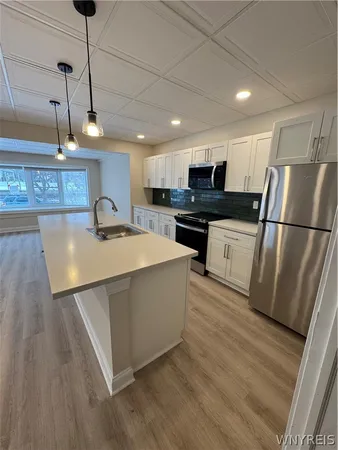 $2,095 | 107 Humboldt Parkway, Unit A, Buffalo, NY 14214