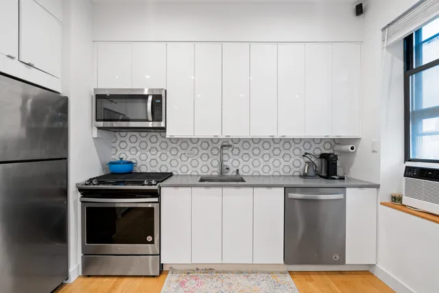 $515,000 | 615 West 113th Street, Unit 85 | Morningside Heights