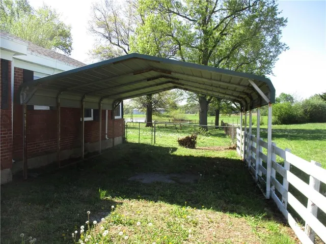 $299,000 | 830 West Elm Street, Columbus, KS 66725