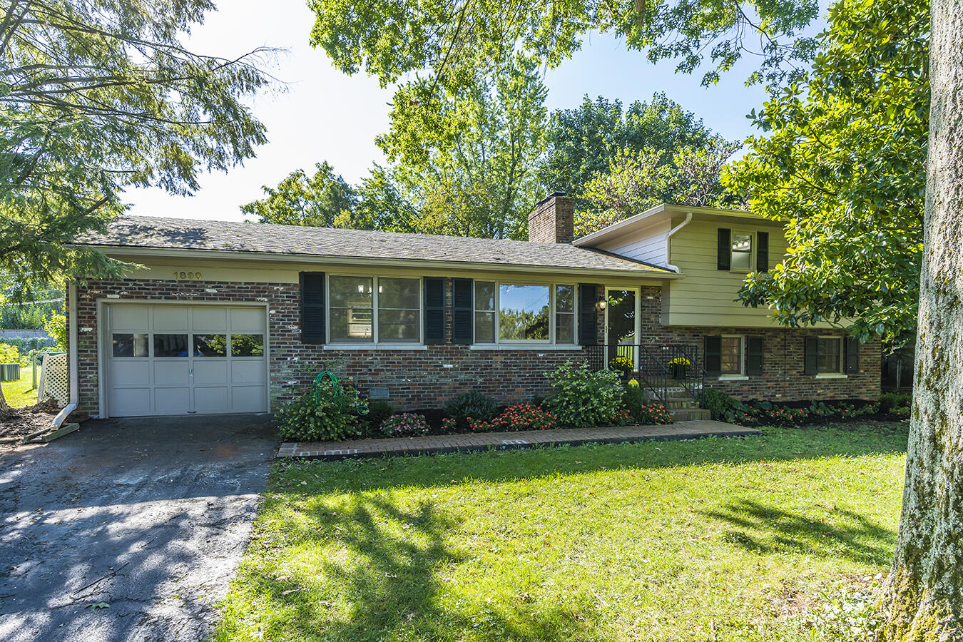 1890 Parkers Mill Road Lexington, KY 40504 - Photo 2 of 37 1890parkers02 copy