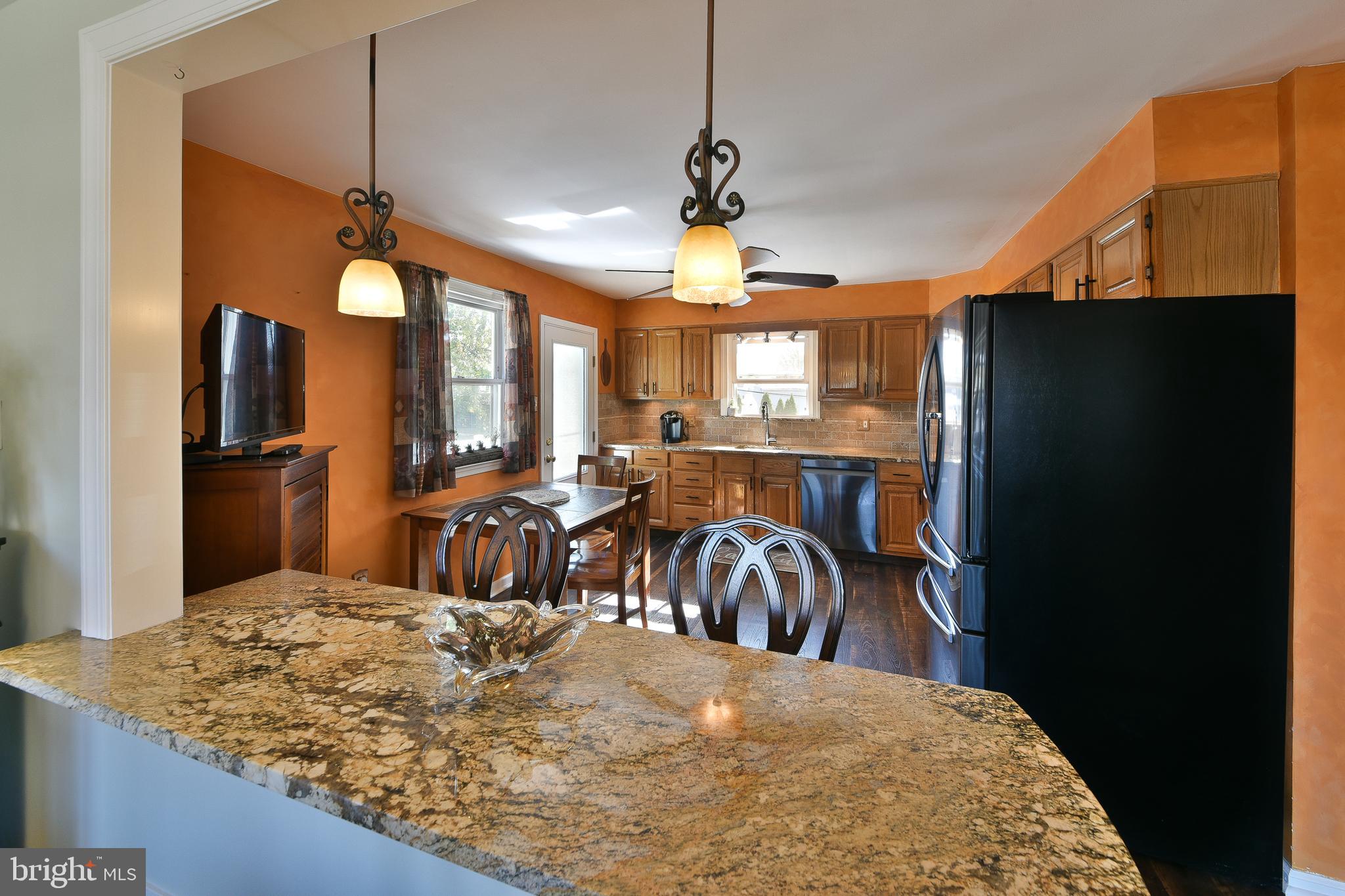 314 Ogden Place Springfield, PA 19064 - Photo 15 of 48 Breakfast Bar