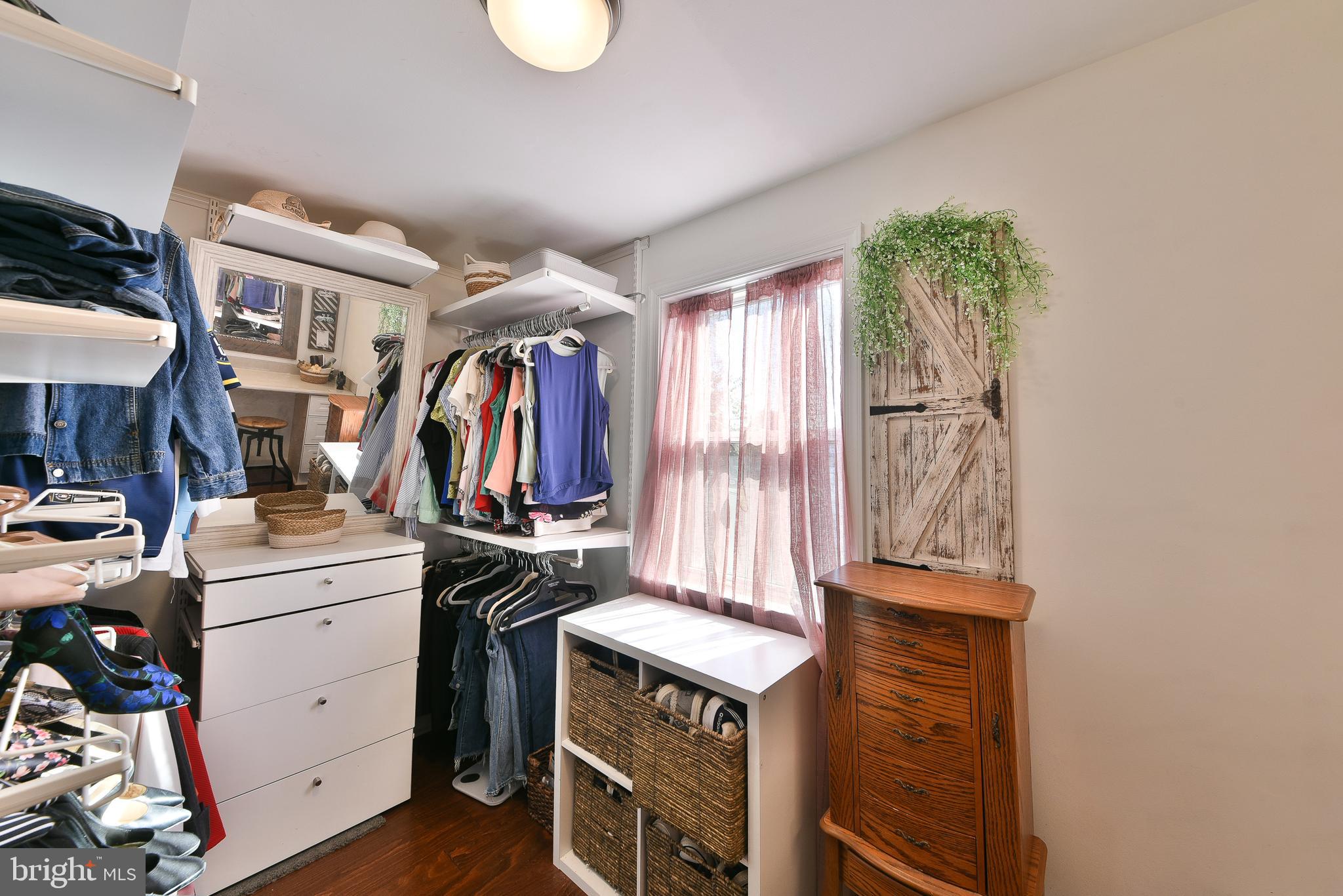 314 Ogden Place Springfield, PA 19064 - Photo 28 of 48 Walkin Closet