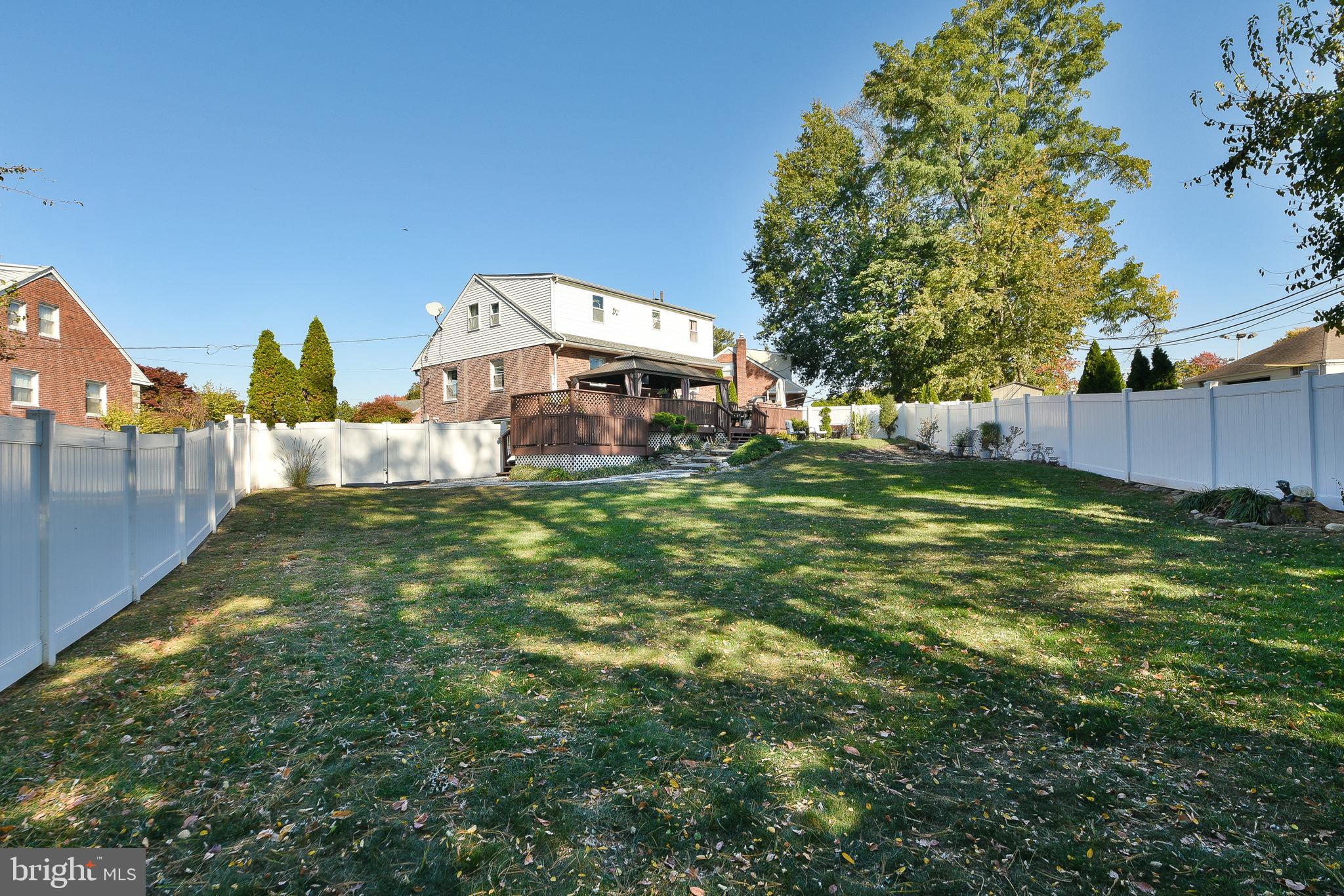 314 Ogden Place Springfield, PA 19064 - Photo 39 of 48 Beautiful Yard