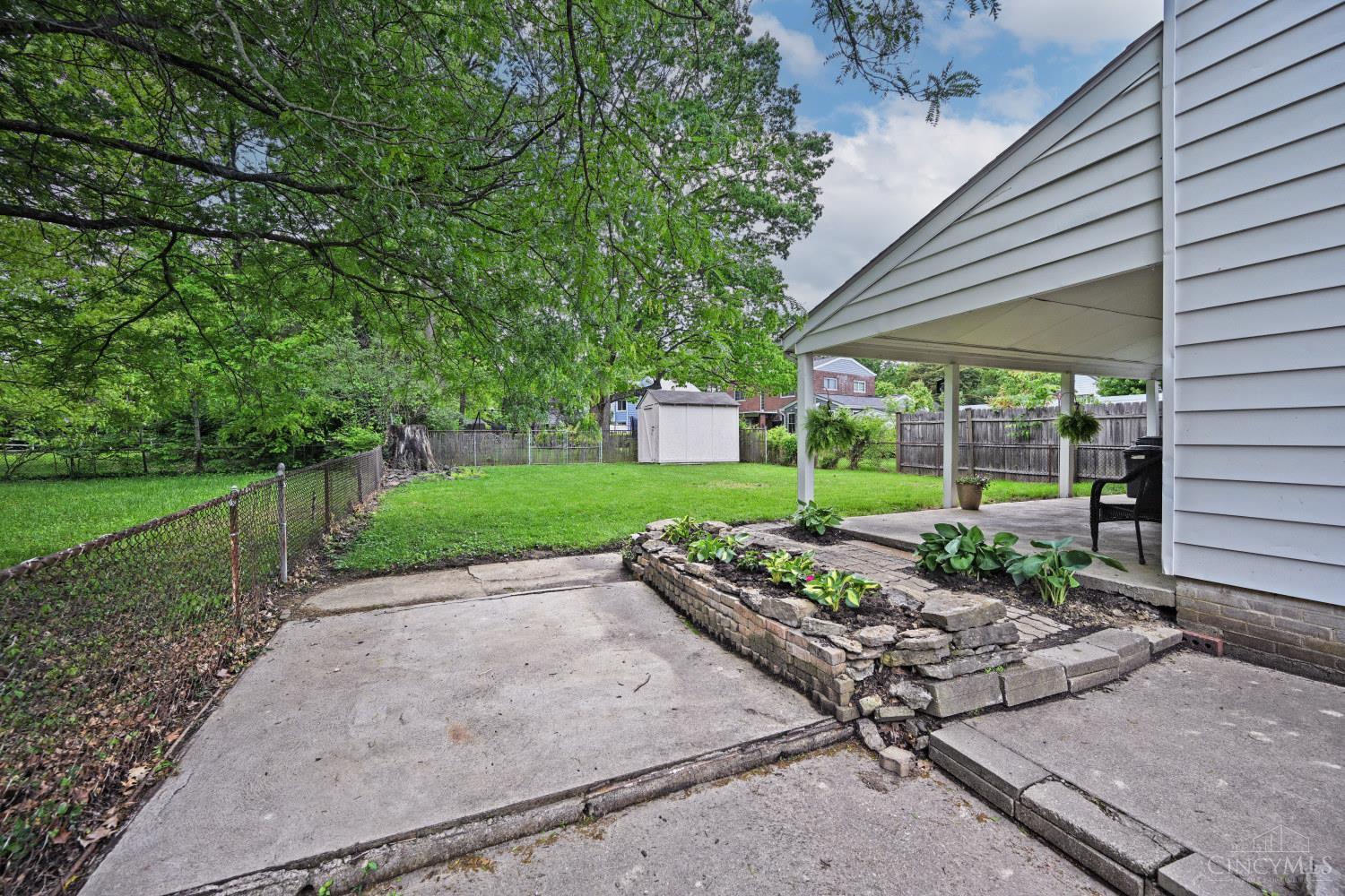 27 Andover Road Greenhills, OH 45218 - Photo 34 of 35 Gallery Image 34