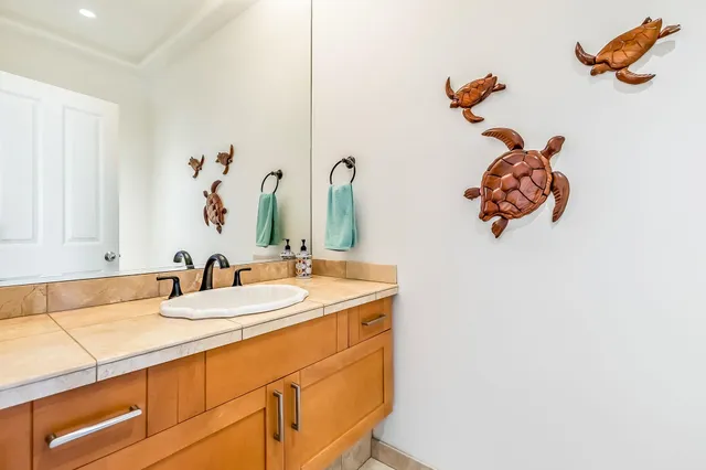 $2,125,000 | 302 Kahana Ridge Drive, Lahaina, HI 96761