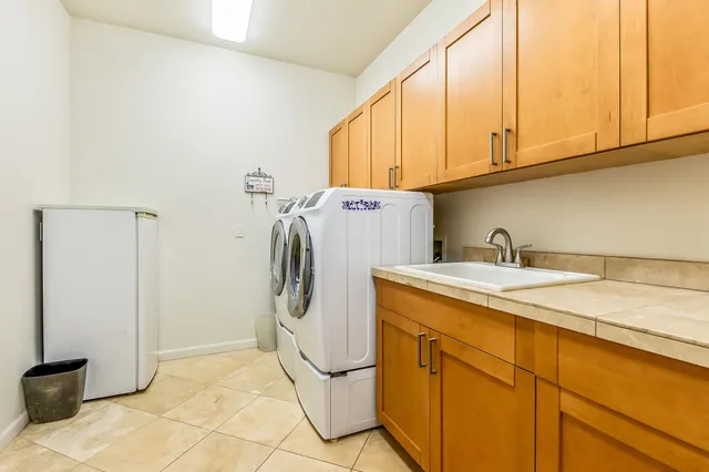 $2,125,000 | 302 Kahana Ridge Drive, Lahaina, HI 96761