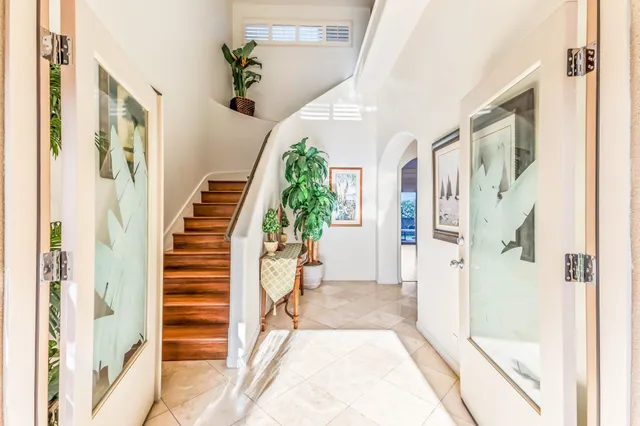 $2,125,000 | 302 Kahana Ridge Drive, Lahaina, HI 96761