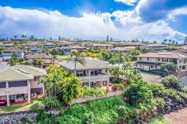 a view of a pathway with a yard