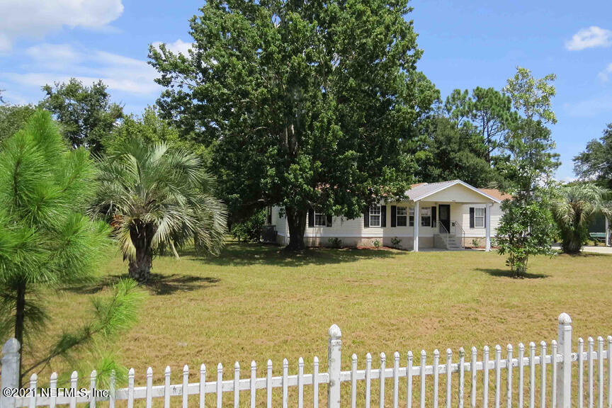 104 North Janet Road Crescent City, FL 32112 - Photo 2 of 37 Nice Shade Trees