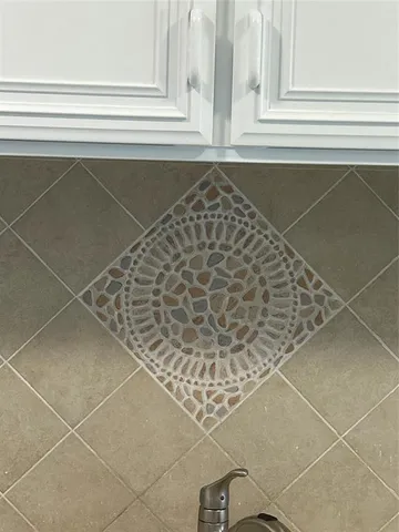 walk in closet with window