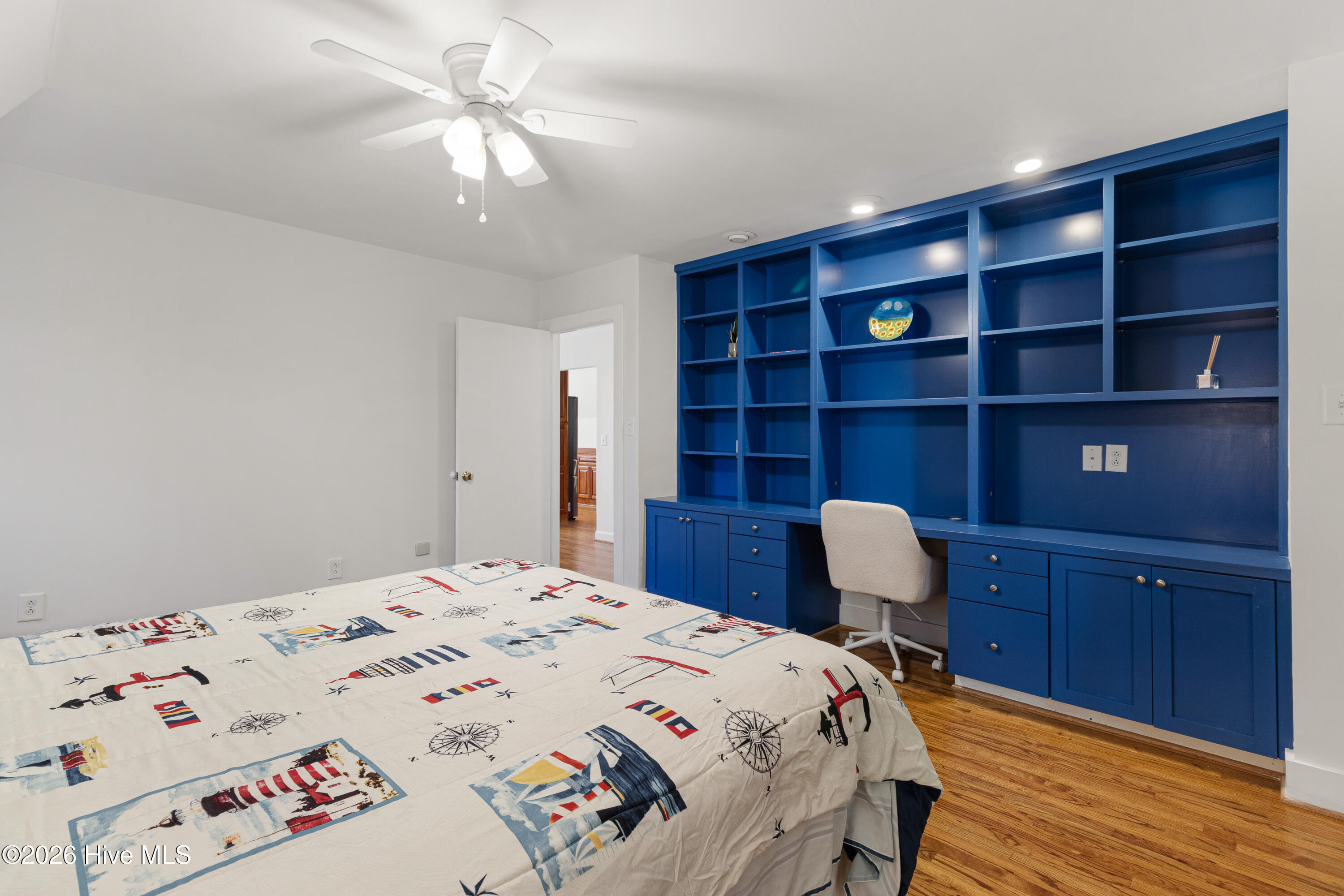 4100 North Rivershore Drive New Bern, NC 28560 - Photo 23 of 87 Secondary Bedroom w/ Custom Shelving