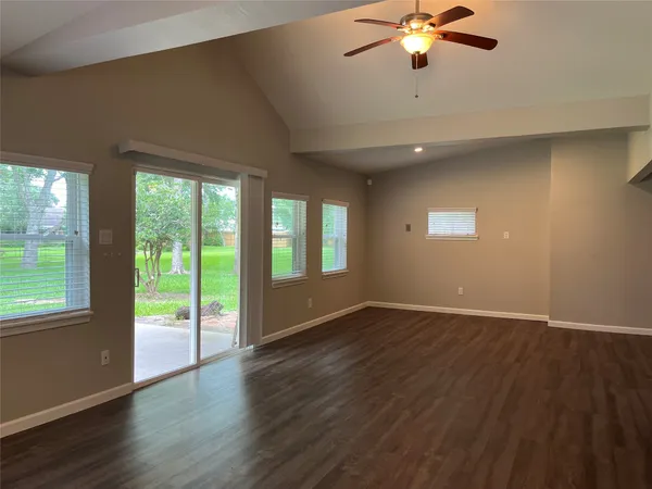 $2,750 | 304 South Shadowbend Drive, Friendswood, TX 77546
