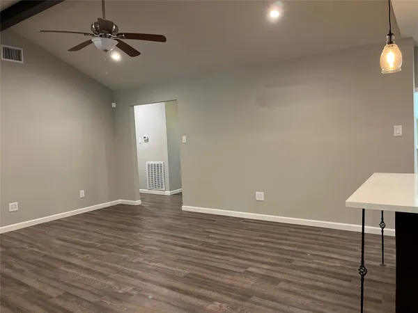 $2,750 | 304 South Shadowbend Drive, Friendswood, TX 77546