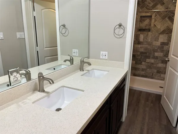 $2,750 | 304 South Shadowbend Drive, Friendswood, TX 77546