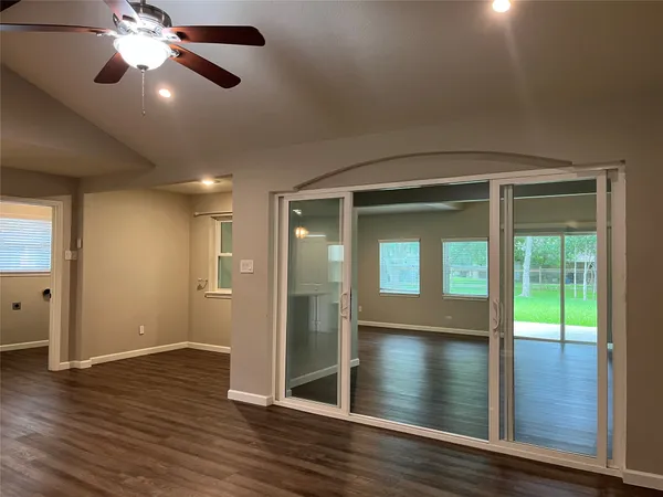 $2,750 | 304 South Shadowbend Drive, Friendswood, TX 77546