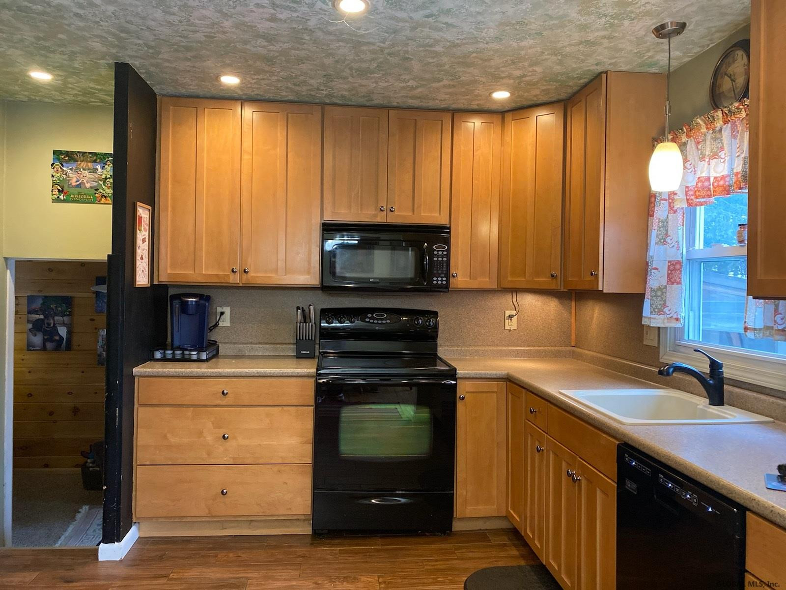1 Crestone Road Colonie, NY 12205 - Photo 7 of 18 Photo 7