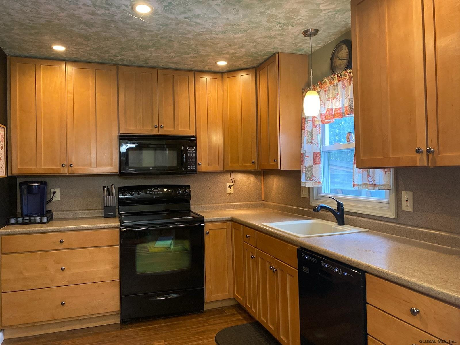1 Crestone Road Colonie, NY 12205 - Photo 8 of 18 Photo 8