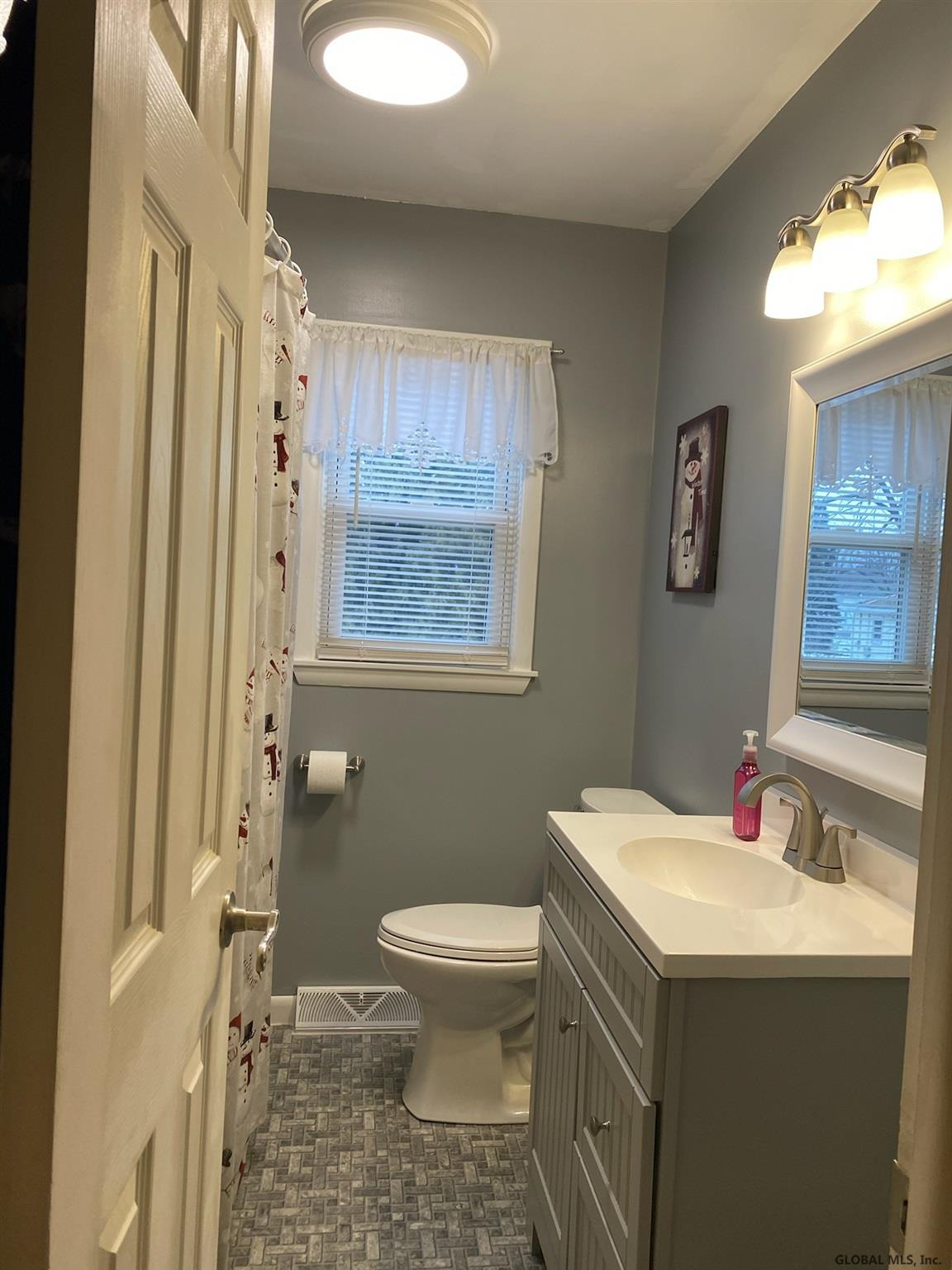 1 Crestone Road Colonie, NY 12205 - Photo 9 of 18 Photo 9