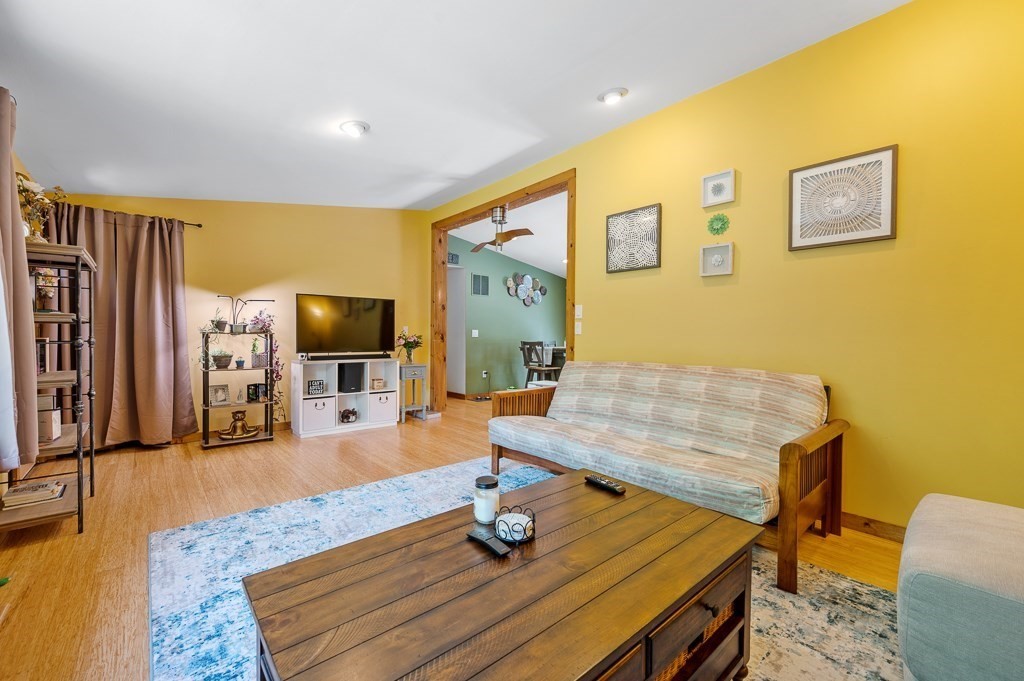 57 Breakneck Road Sturbridge, MA 01566 - Photo 7 of 37