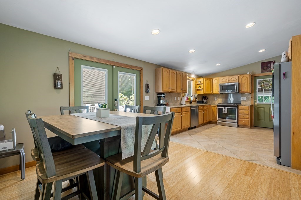 57 Breakneck Road Sturbridge, MA 01566 - Photo 10 of 37