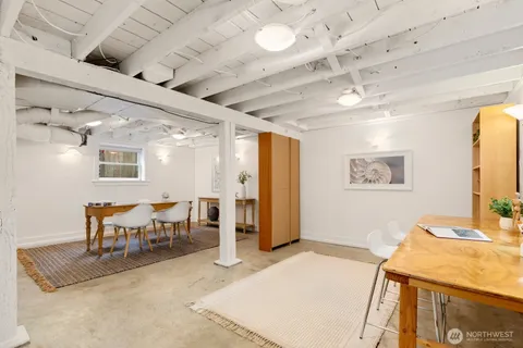 $1,025,000 | 4611 34th Avenue West, Seattle, WA 98199