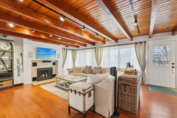 $1,525,000 | N1577 Shore Haven Drive, Linn, WI 53125