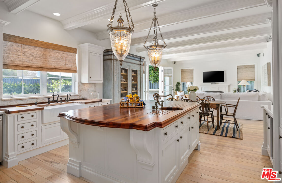 28870 Hampton Place Malibu, CA 90265 - Photo 34 of 53 a very nice looking dining hall with a large window