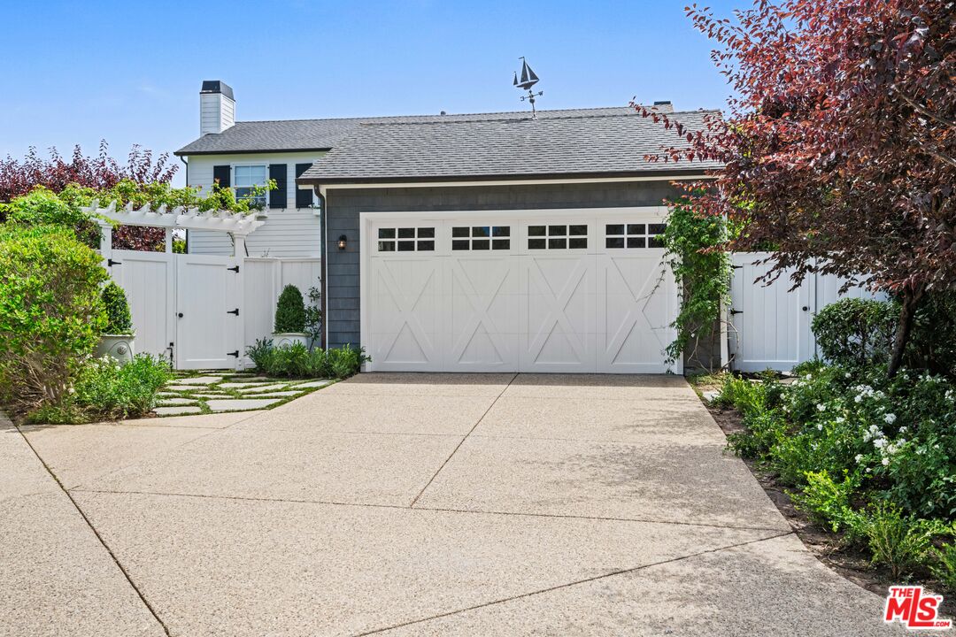 28870 Hampton Place Malibu, CA 90265 - Photo 51 of 53 a front view of building with yard