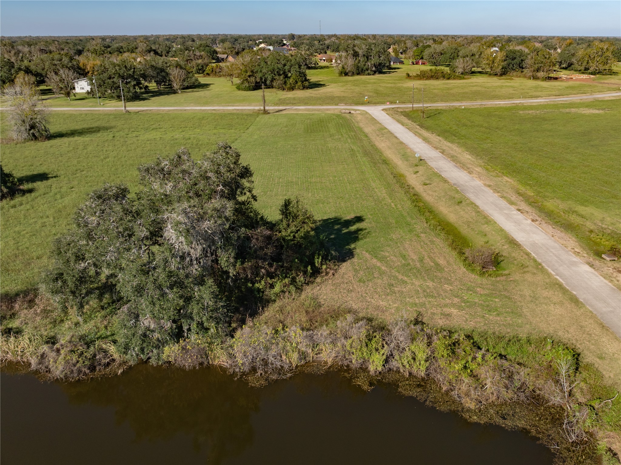1507 Frontier Trail Angleton, TX 77515 - Photo 7 of 22 a view of an ocean and beach
