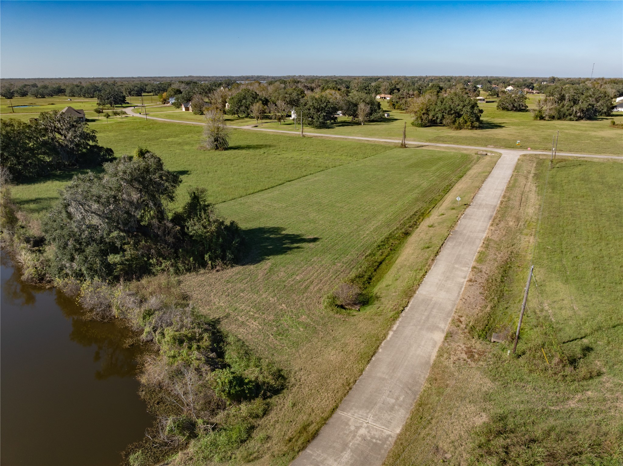 1507 Frontier Trail Angleton, TX 77515 - Photo 8 of 22 a view of a city