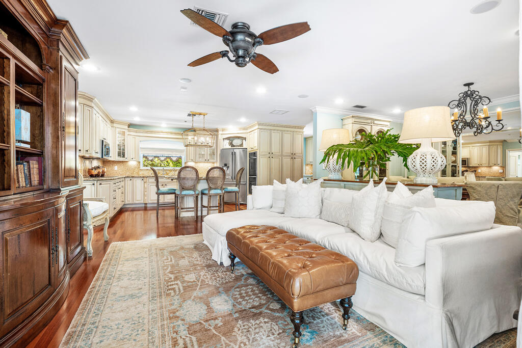 999 Elderberry Way Boca Raton, FL 33486 - Photo 21 of 65 Family Room
