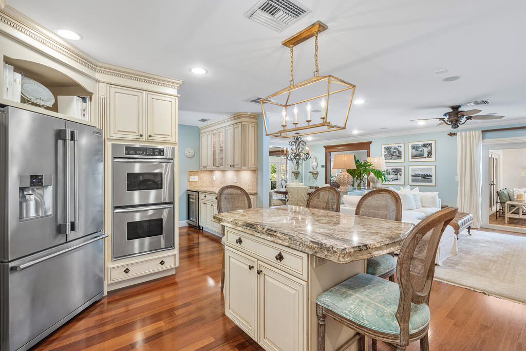 999 Elderberry Way Boca Raton, FL 33486 - Photo 25 of 65 Entertaining Kitchen Island