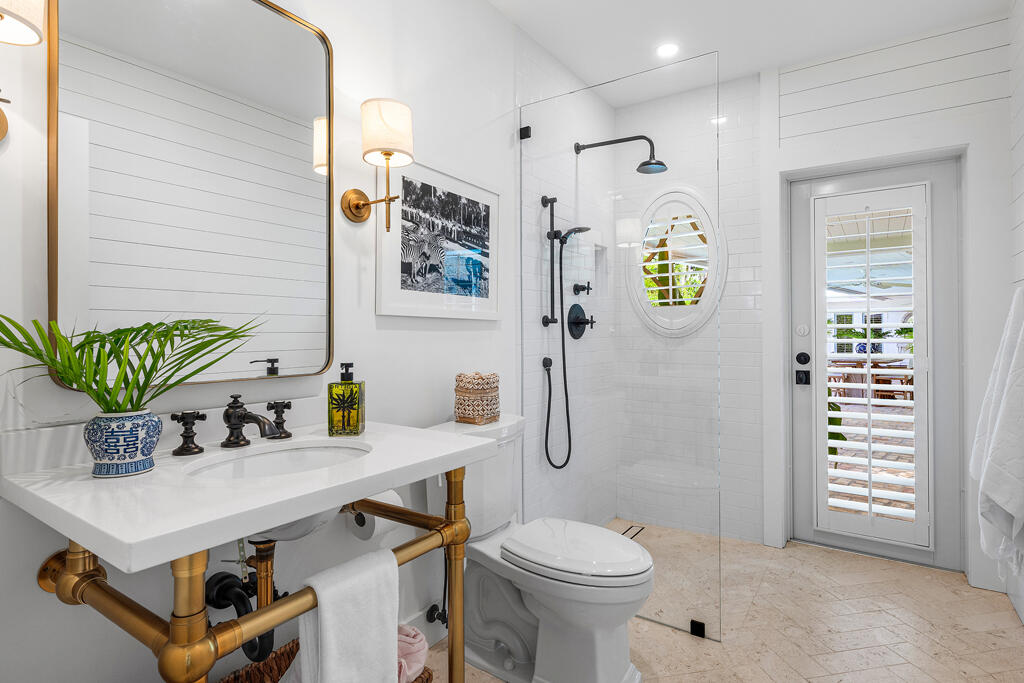 999 Elderberry Way Boca Raton, FL 33486 - Photo 35 of 65 Guest House Limestone Bathroom