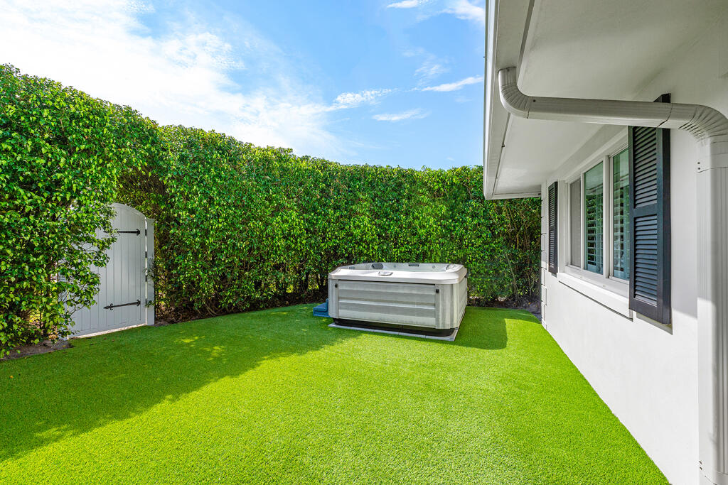 999 Elderberry Way Boca Raton, FL 33486 - Photo 38 of 65 Seven Person Jetted Spa
