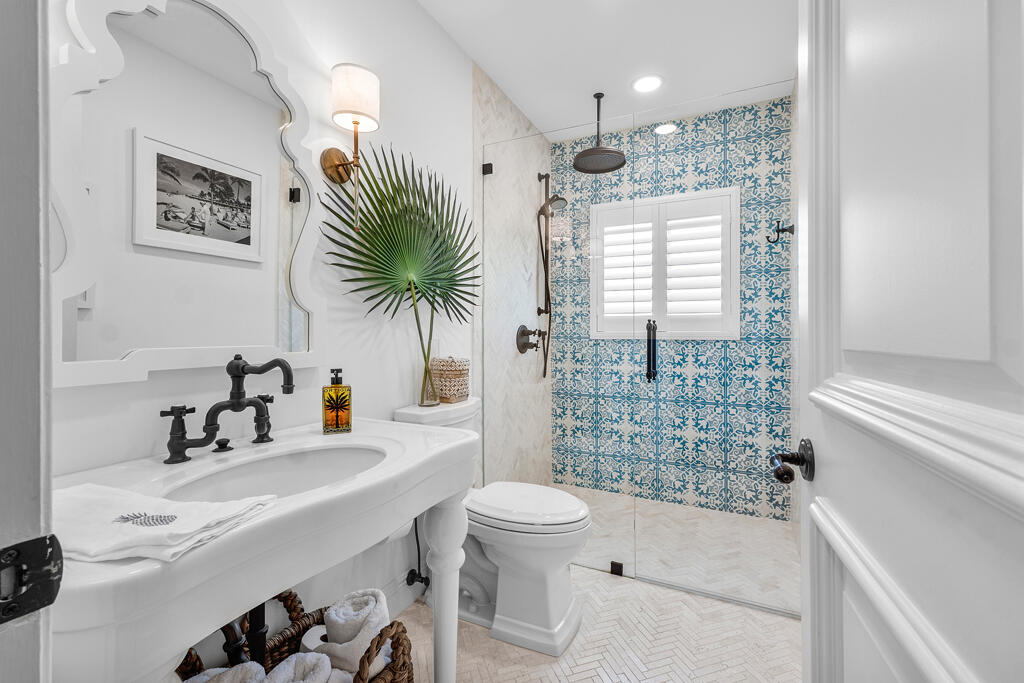 999 Elderberry Way Boca Raton, FL 33486 - Photo 50 of 65 Limestone Guest bathroom